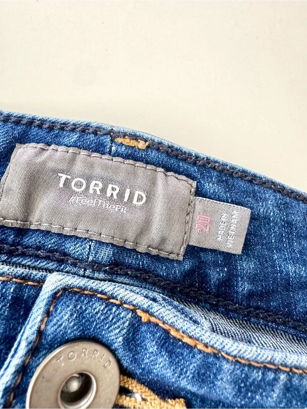 Torrid Button-Front Dark Blue Denim Women’s Plus Shorts Cuffed Hems Size 20